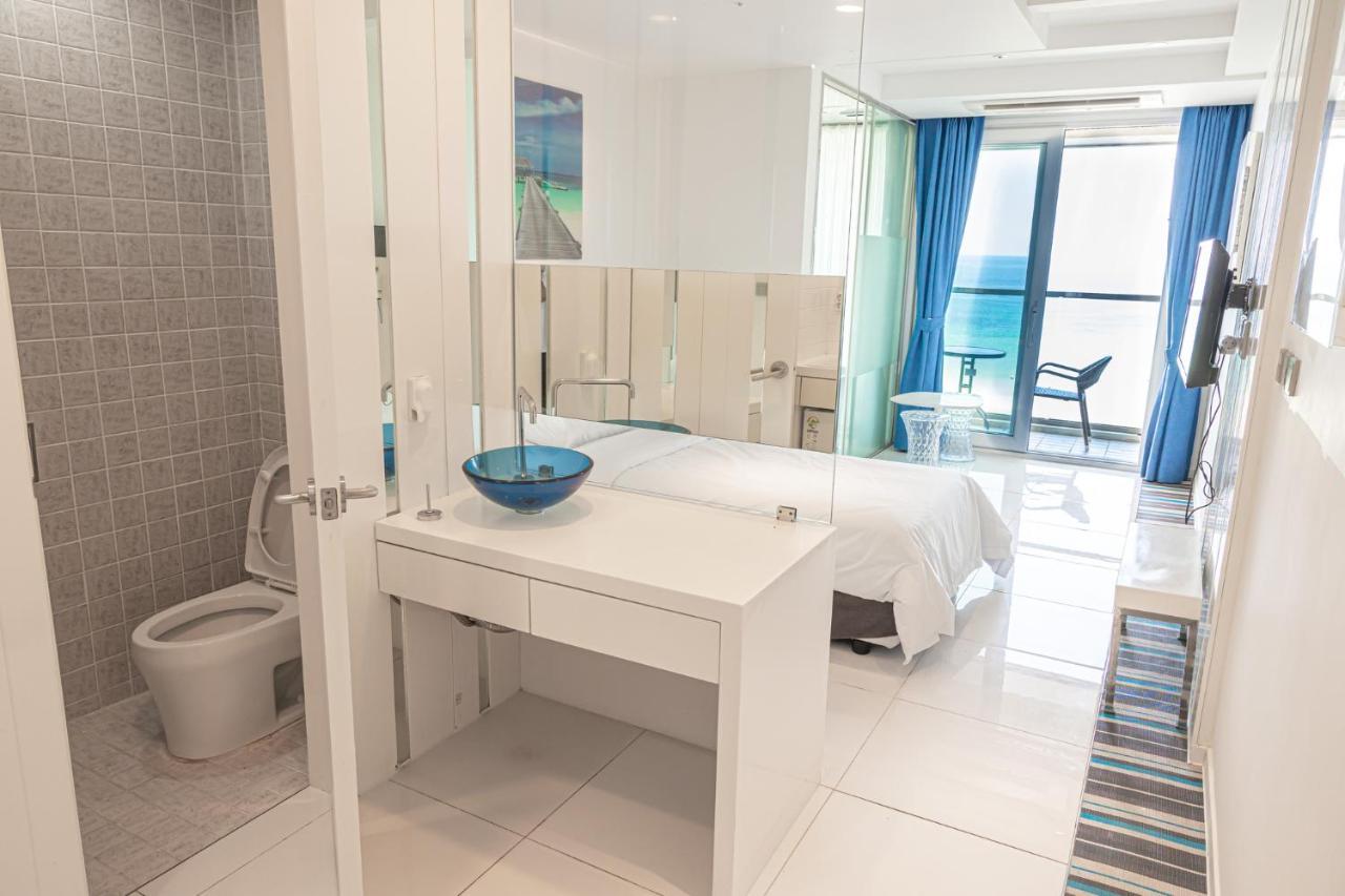 Hamdeok Beach Stay Чеджу Екстериор снимка