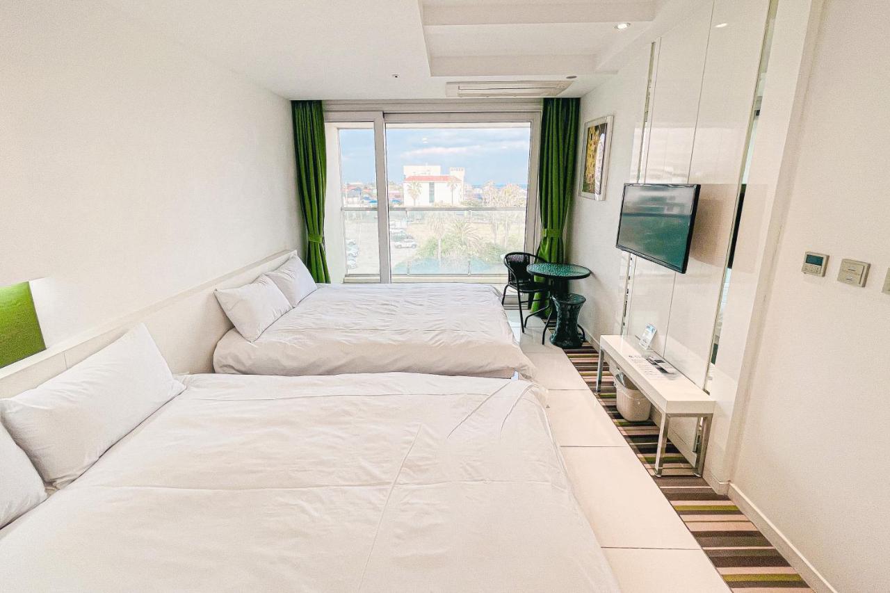 Hamdeok Beach Stay Чеджу Екстериор снимка