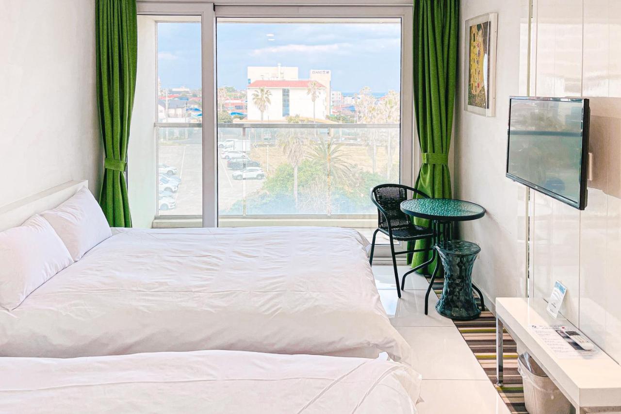 Hamdeok Beach Stay Чеджу Екстериор снимка
