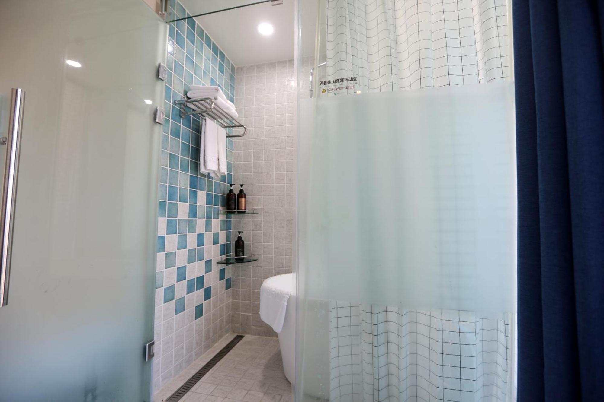 Hamdeok Beach Stay Чеджу Екстериор снимка