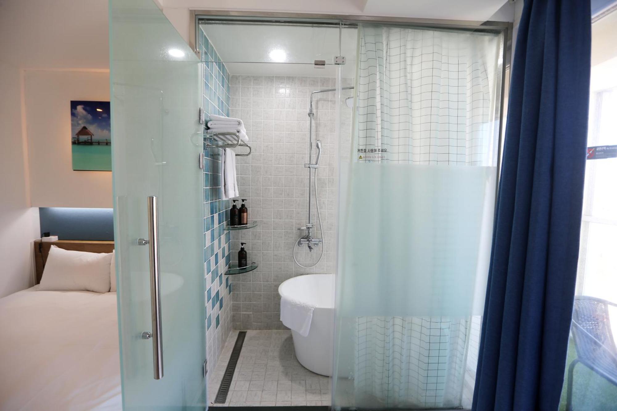 Hamdeok Beach Stay Чеджу Екстериор снимка