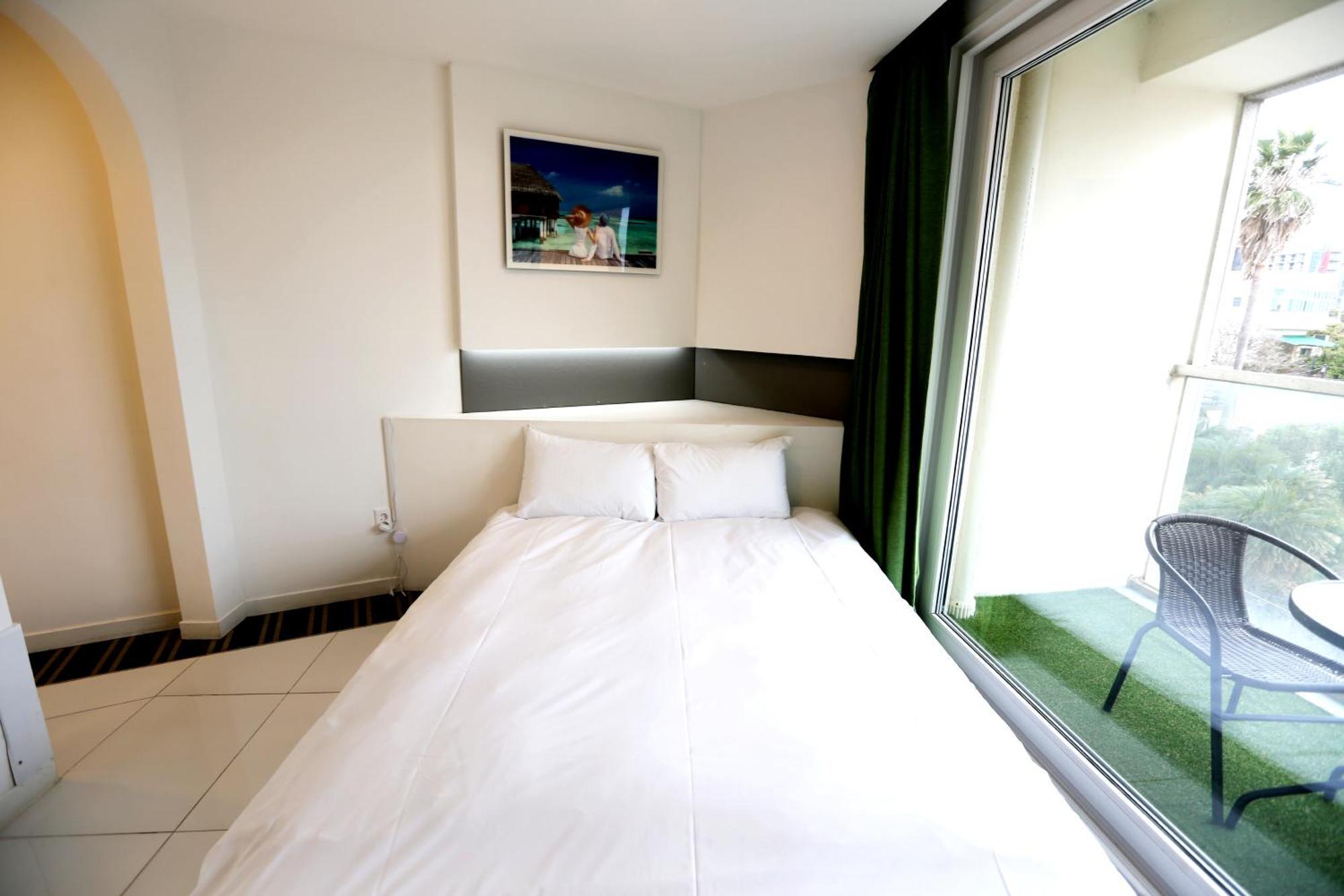 Hamdeok Beach Stay Чеджу Екстериор снимка