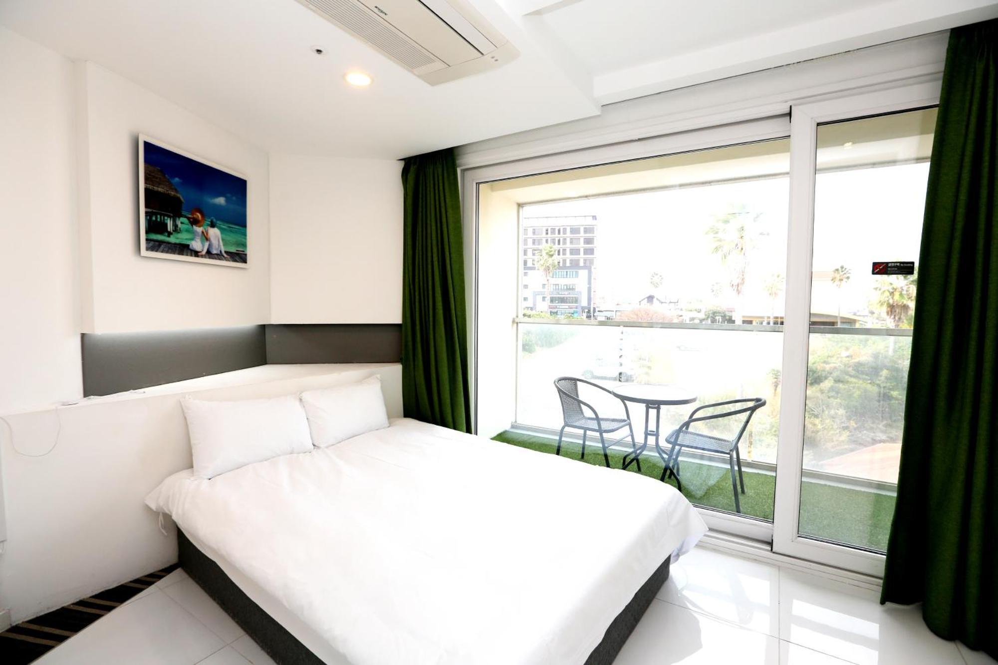 Hamdeok Beach Stay Чеджу Екстериор снимка